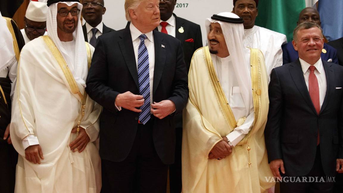 Trump se reúne con líderes musulmanes y acuerda crear centro antiterrorista