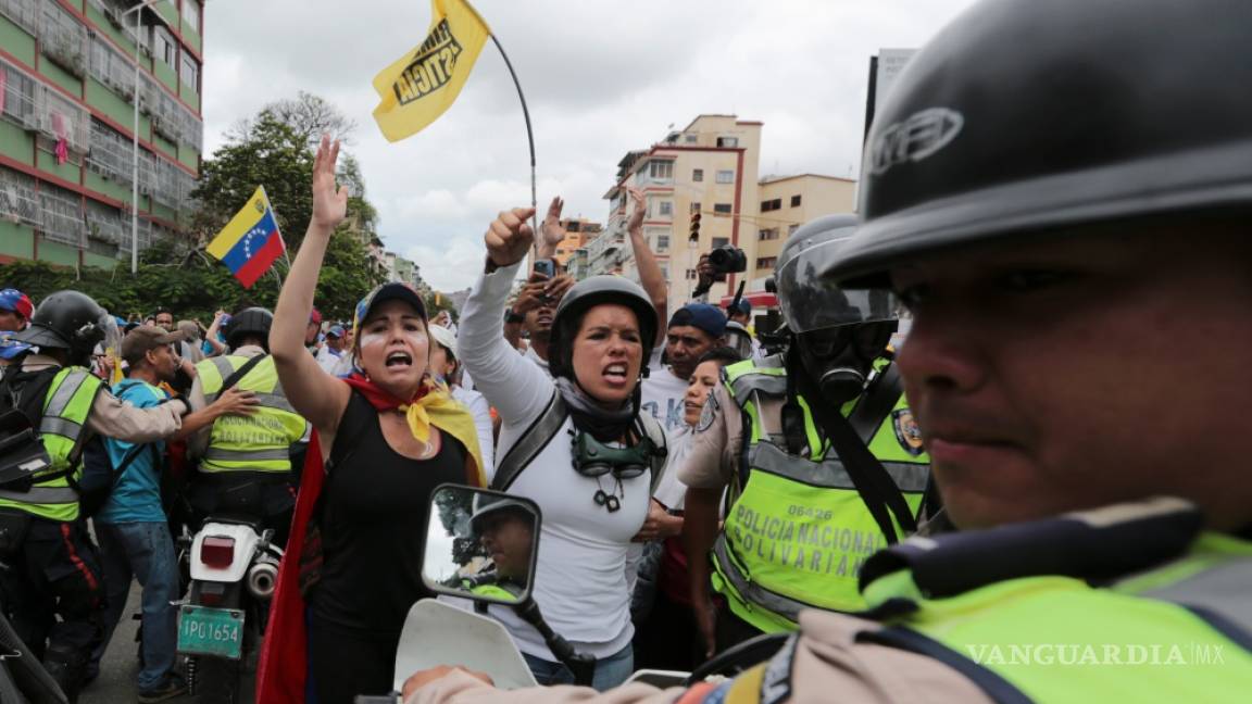 Fuerzas de seguridad dispersan manifestación de opositores en Caracas