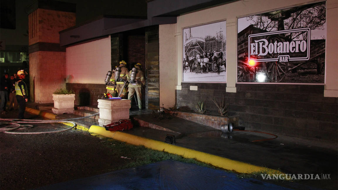 Incendio en bar de Saltillo moviliza a Bomberos; ya fue controlado