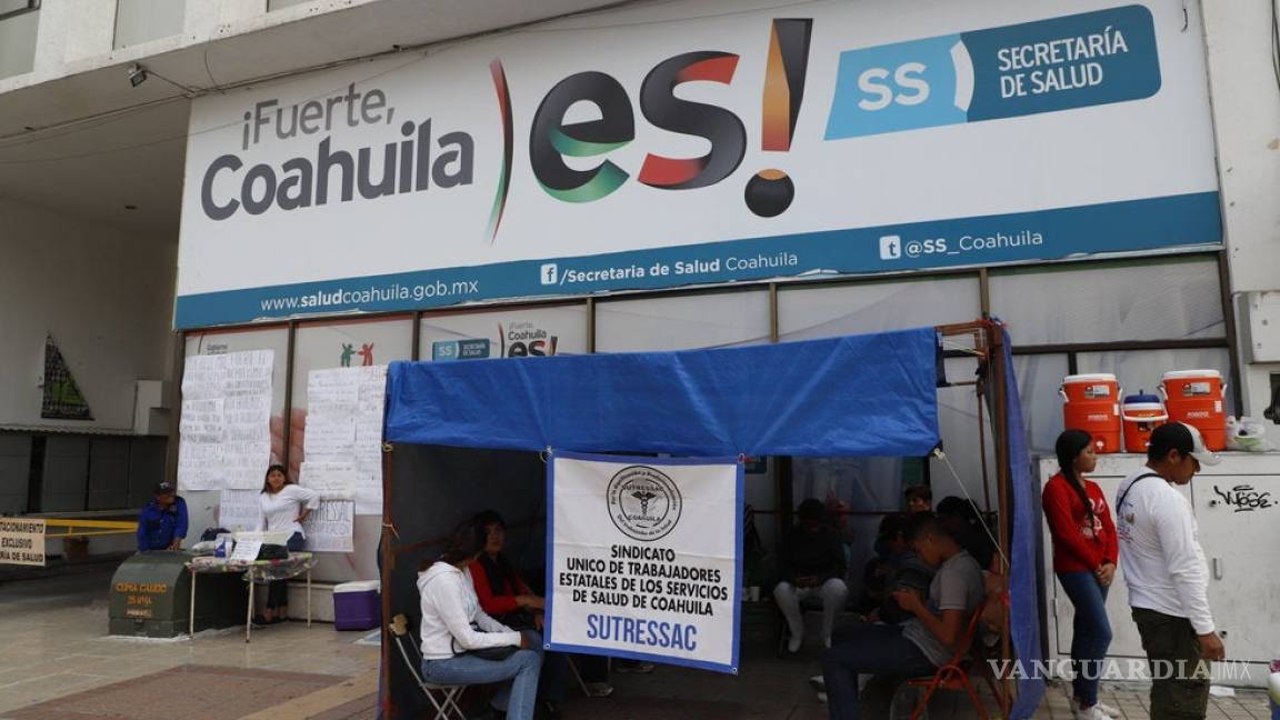 Personal del sector Salud de Coahuila demanda base laboral