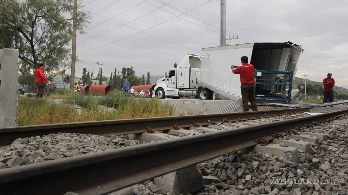 Se lo lleva el tren pero no la muerte; accidente en Ramos Arizpe