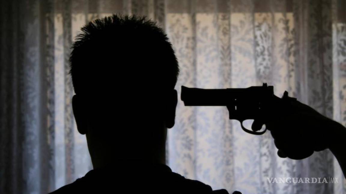 Hombre se mata de un balazo en la cabeza en Torreón