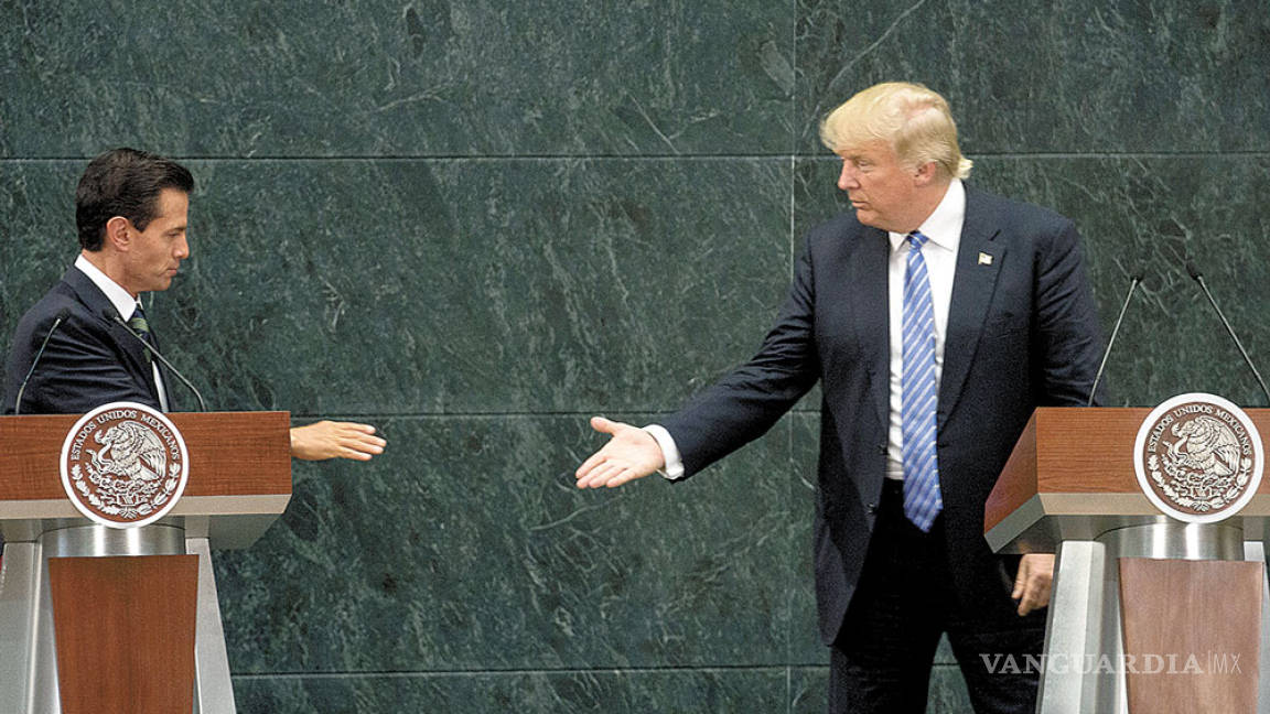 Muro enfrenta otra vez a Peña y a Trump