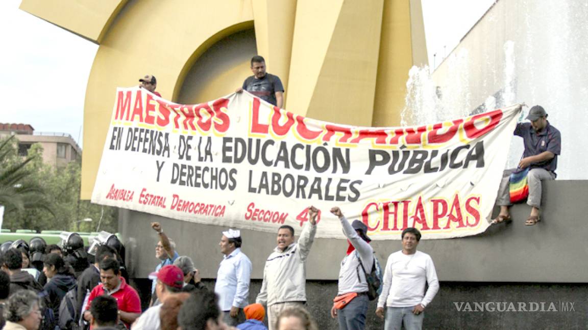 Ocupa CNTE medios de comunicación en Chiapas para dar a conocer los motivos de sus bloqueos