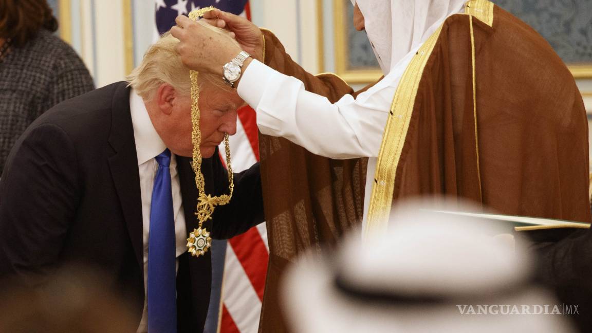 Realeza recibe a Donald Trump en Arabia Saudita
