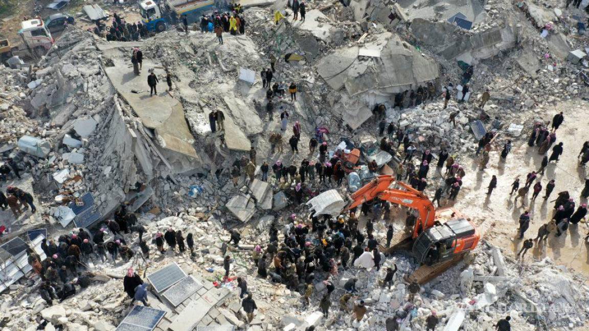 Casi 8 mil muertos por terremotos en Turquía y Siria; buscan contra reloj a supervivientes