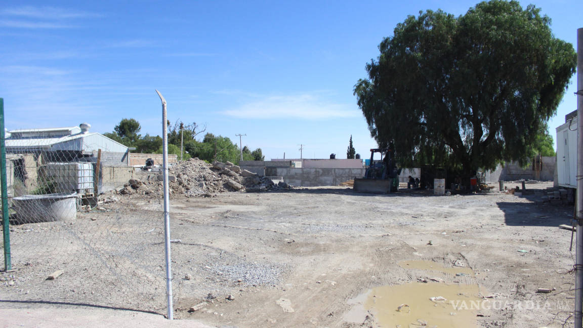 Avance del 60 por ciento registra construcción de céntrica plaza en Saltillo