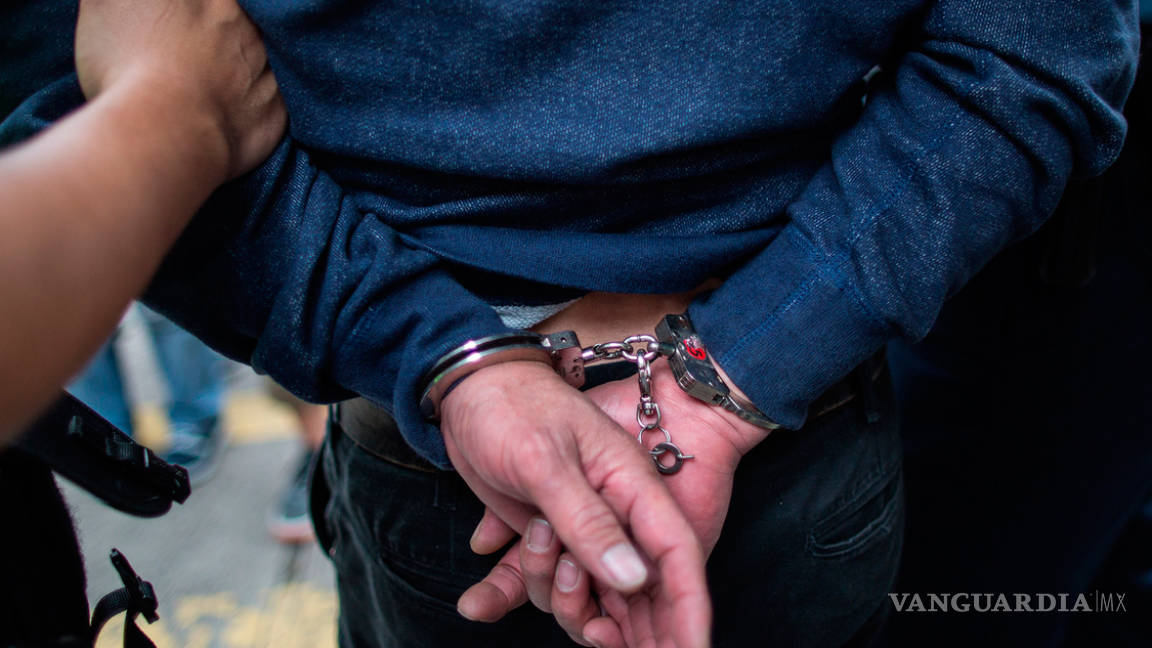 Falso sacerdote es detenido en Puebla; robaba limosnas