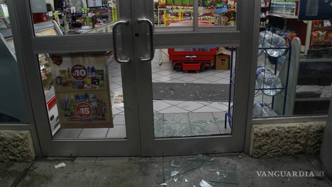Se registra violento asalto a tienda de conveniencia en Saltillo; detienen a implicado