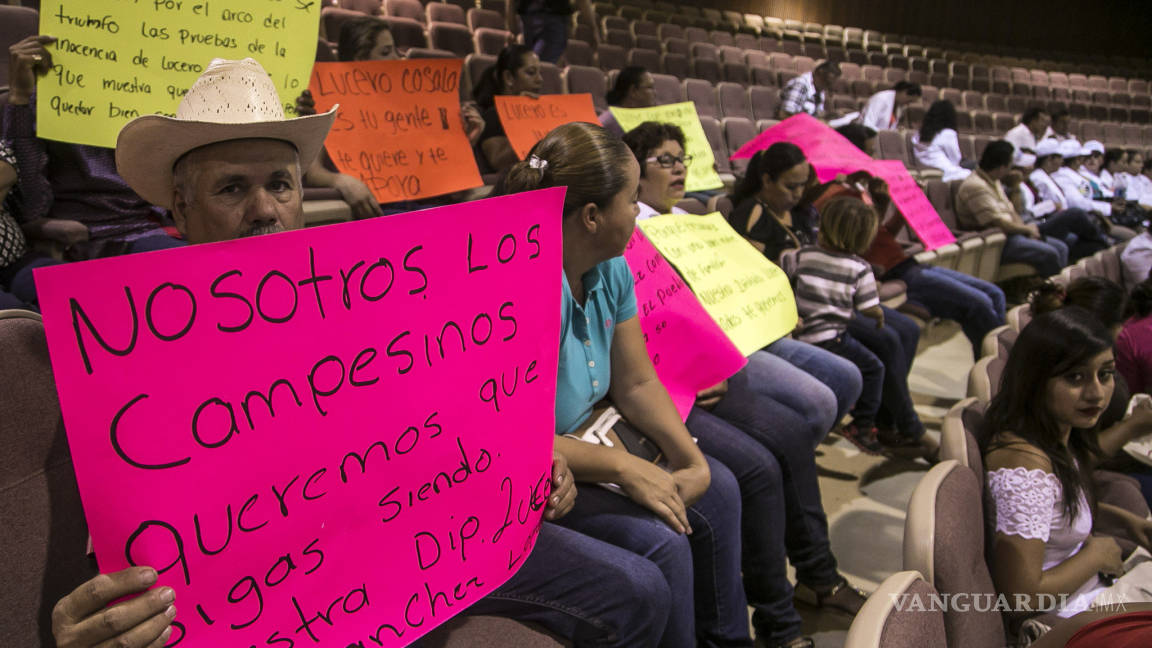 Protestan por desafuero de Lucero Sánchez