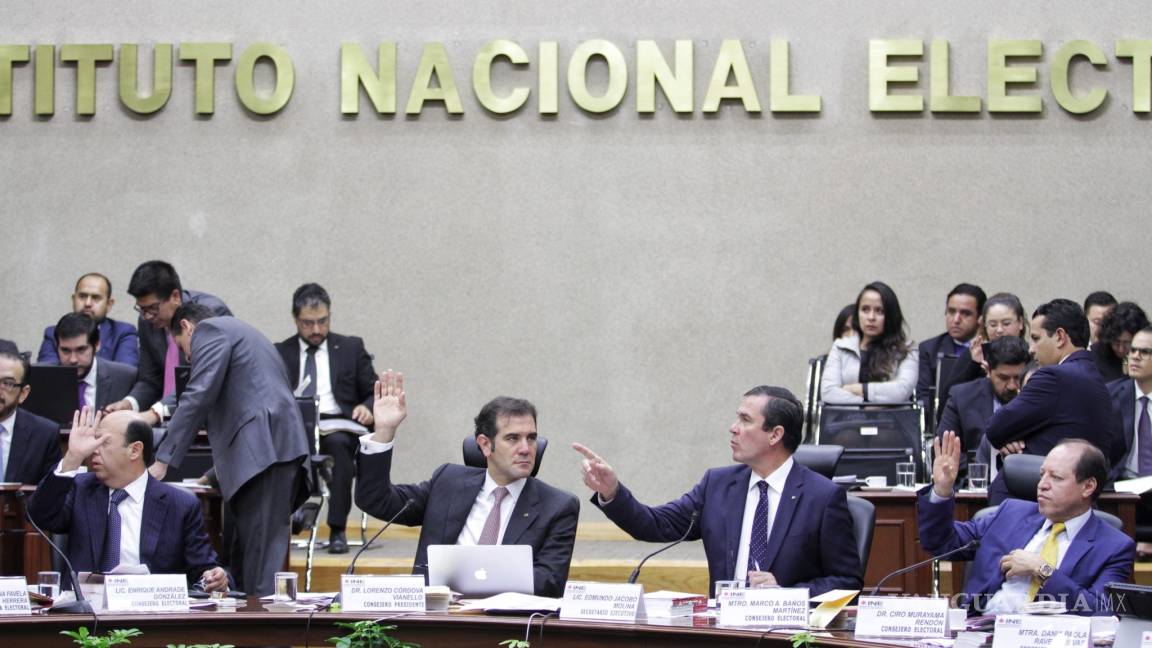INE aprueba multar al PRI por la emisión del monedero rosa en Coahuila