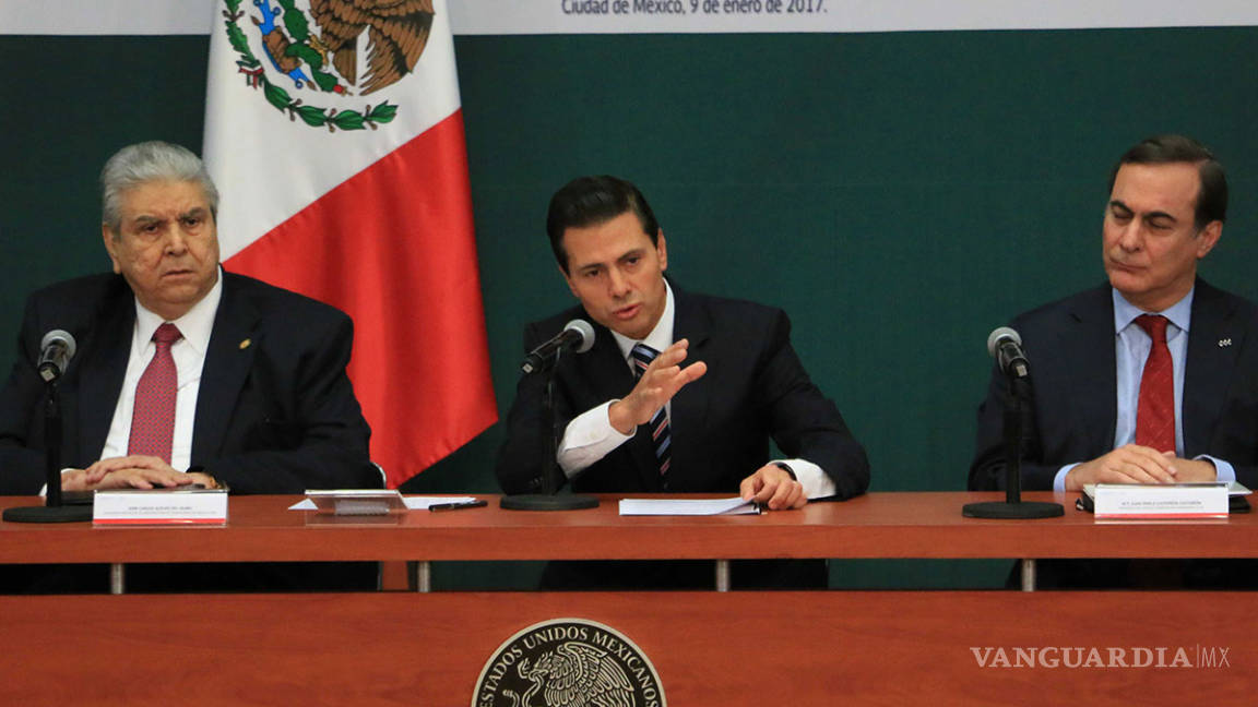 Los 37 acuerdos que firmaron Peña y empresarios tras el gasolinazo