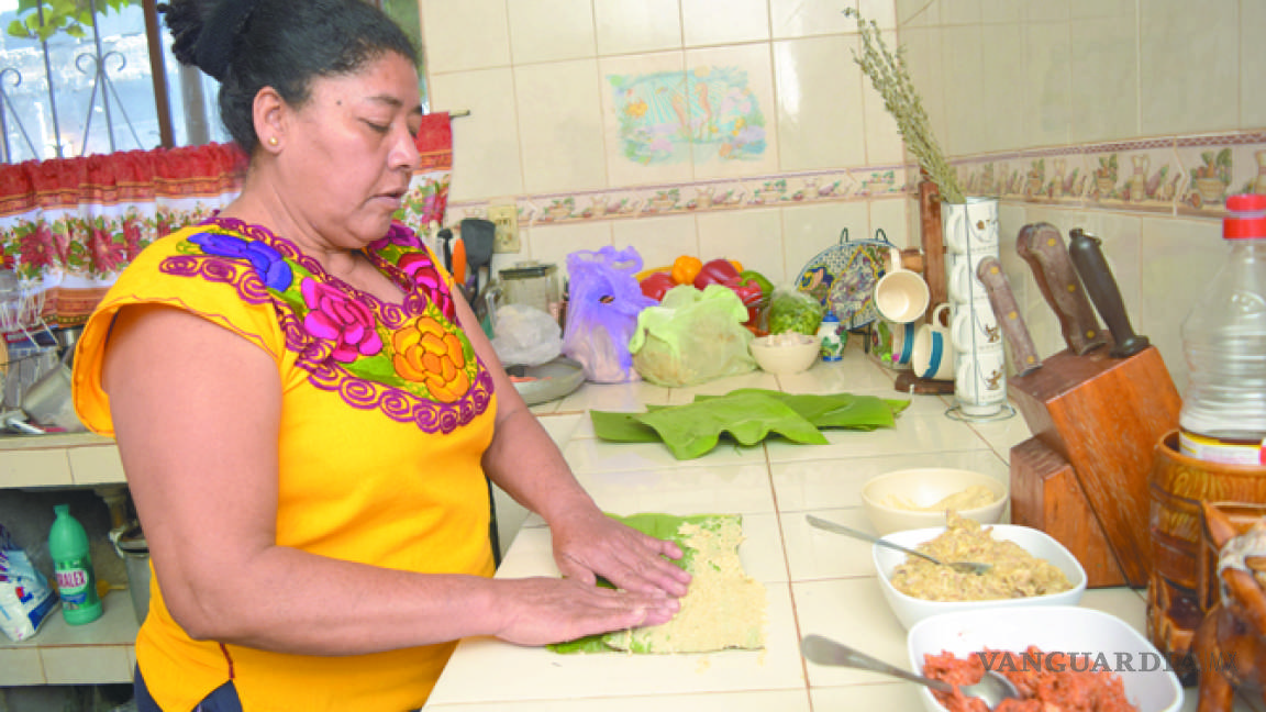 Celebran saltillenses Día de la Candelaria con deliciosos tamales al estilo Guerrero