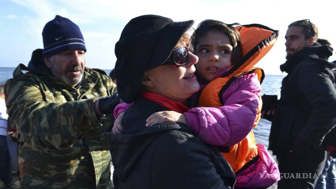 Susan Sarandon ayuda a los refugiados en Grecia