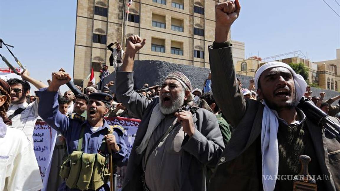 Multitudinaria protesta en Yemen contra ataque aéreo con 140 muertos
