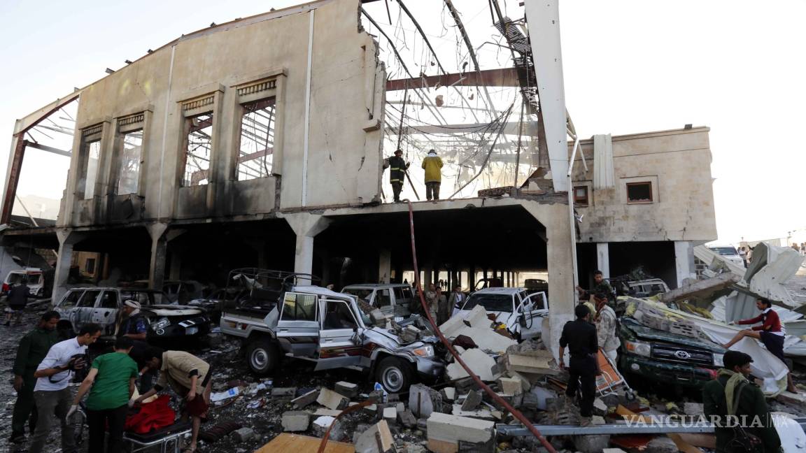 Ataque aéreo deja 82 muertos en Yemen, dice funcionario