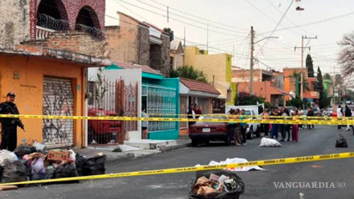 Mujer fue asesinada de un balazo cuando llevaba a su hija a la escuela, en Jalisco
