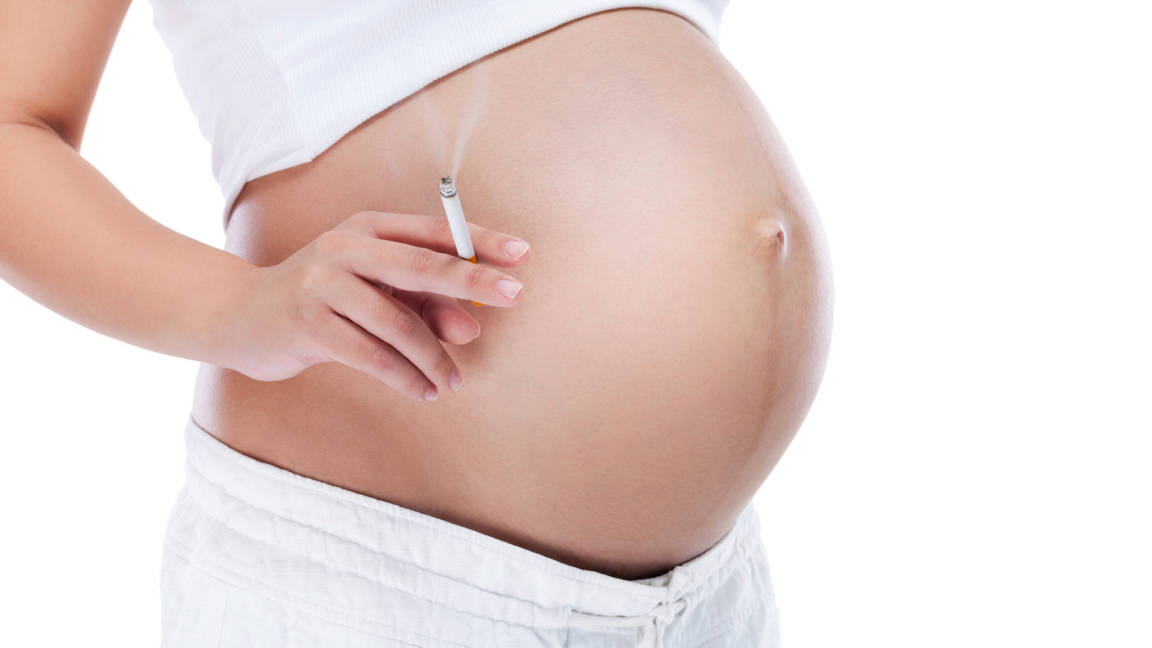 Fumar en el embarazo altera el cerebro del bebé