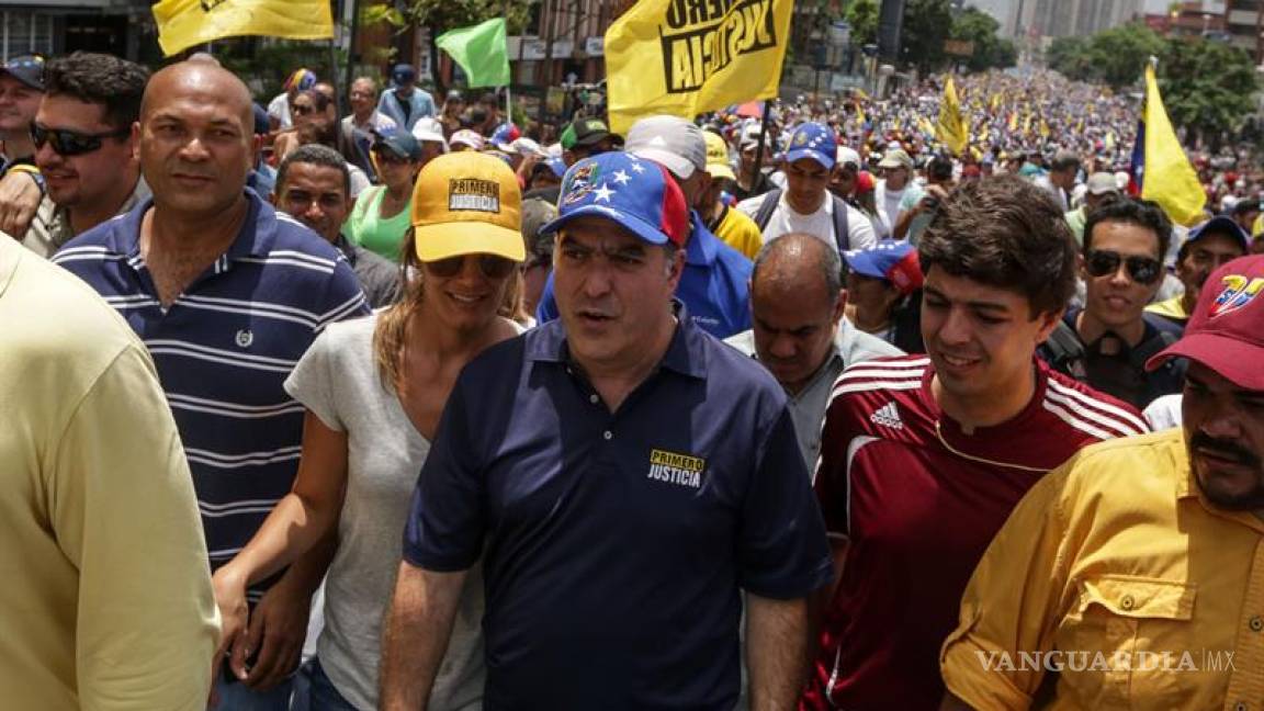Responsabiliza Julio Borges a Maduro por la violencia en Venezuela