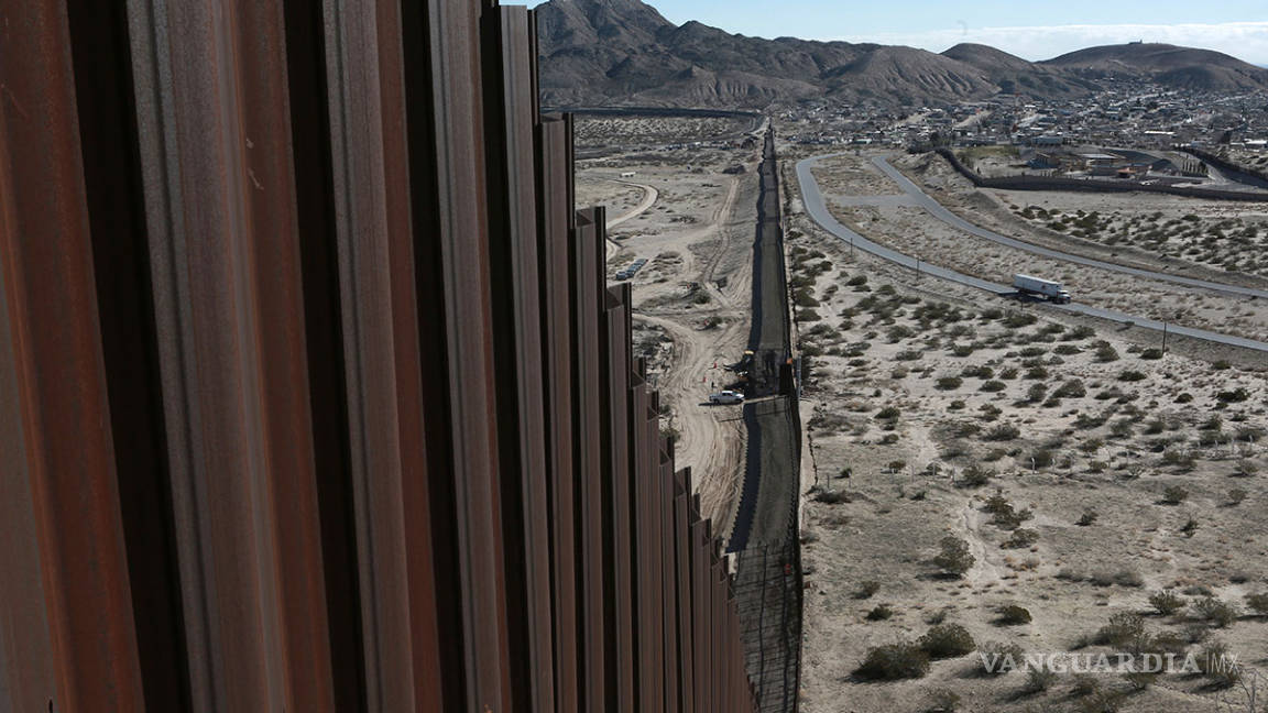 Autorizan fondos para construir muro fronterizo de Estados Unidos con México