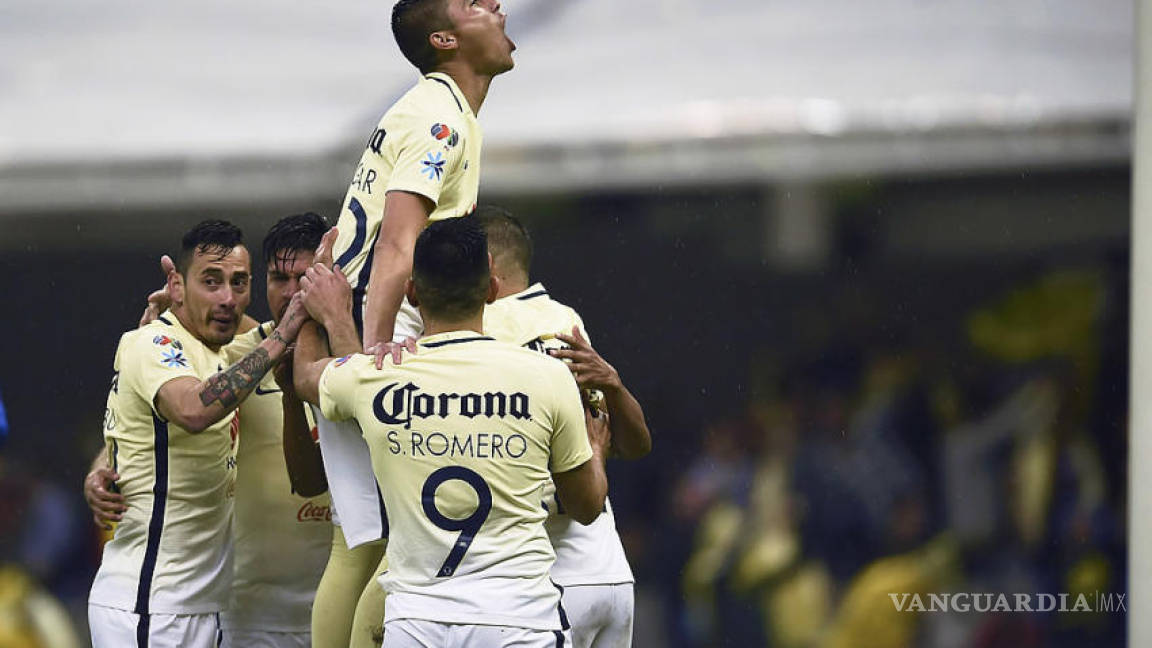 Debut triunfal del América de La Volpe ante Pumas