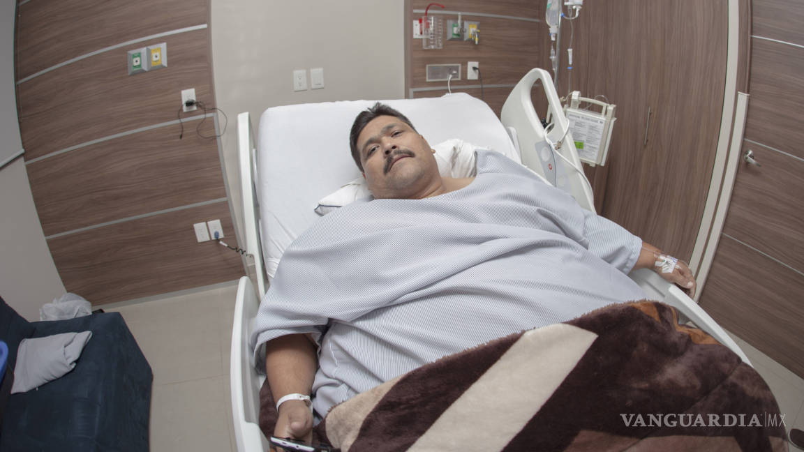 Hombre más obeso del mundo siente que 'volvió a nacer' tras operación