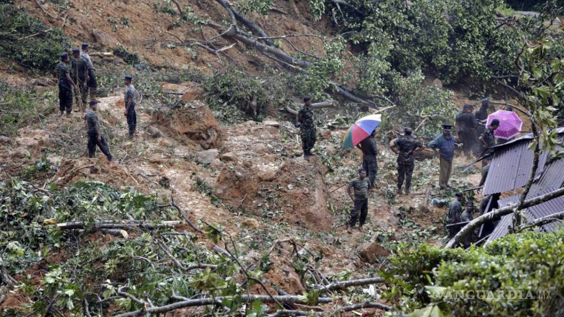 Al menos 134 desaparecidos en aldeas sepultadas por deslaves en Sri Lanka