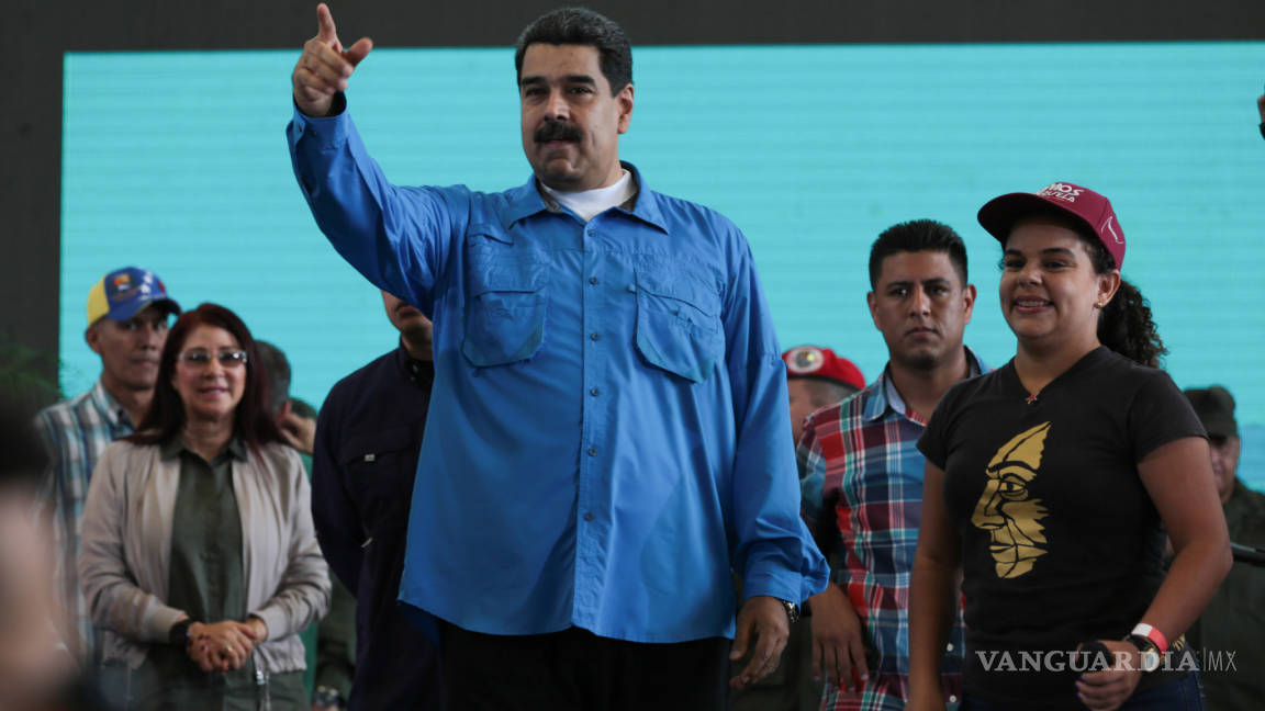 Nicolás Maduro pide a opositores desarmar a &quot;jóvenes que tienen matando en la calle&quot;