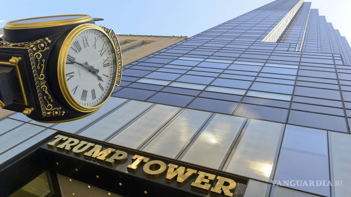 Oficial ruso posee lujosos condominios en torre Trump, afirma el Miami Herald