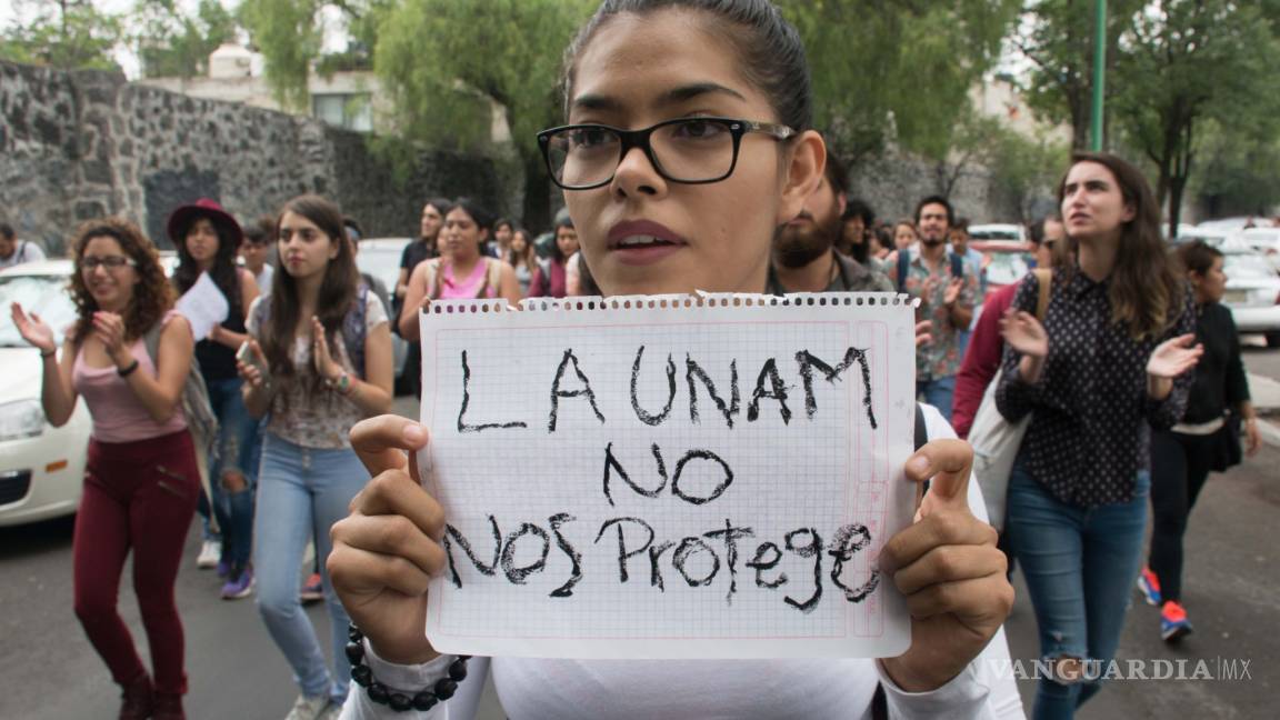 Estudiantes de la UNAM marchan en CU pidiendo seguridad