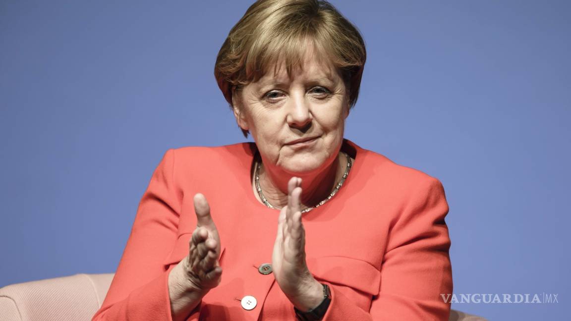 Angela Merkel pidió explicaciones a Trump por no darle la mano ante periodistas