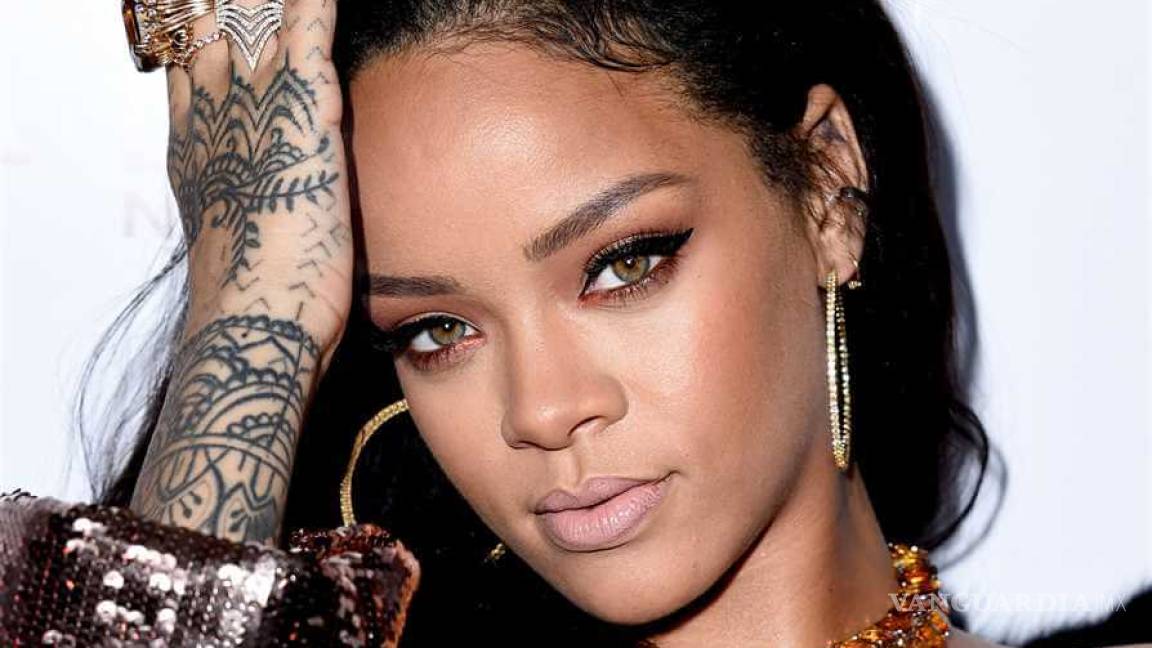 Rihanna suplica por ayuda en Instagram