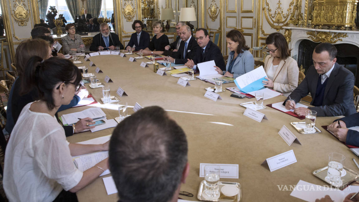 Hollande recibe a ONG ambientalistas en vísperas de la COP21