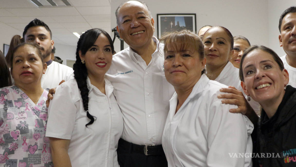 Consiente Municipio de Saltillo a enfermeros en su día
