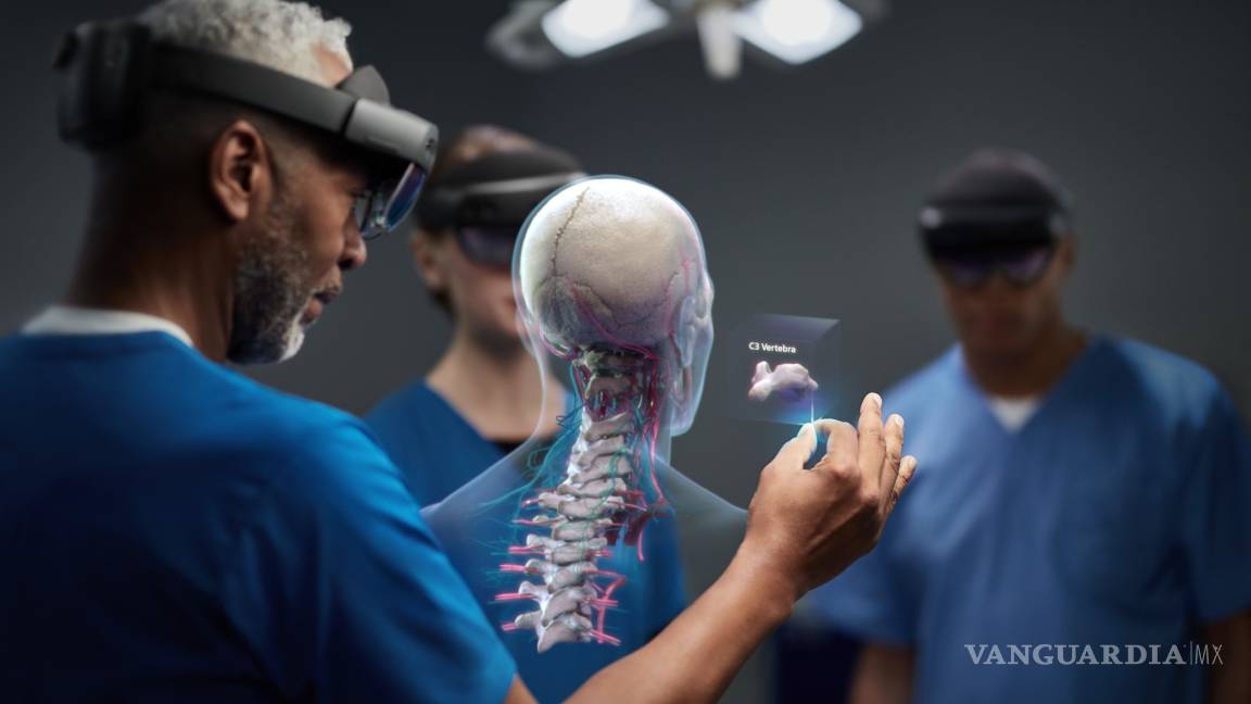 Presentan HoloLens 2 a un precio reducido; anuncian costo de 3500 dlls. en el Mobile World Congress