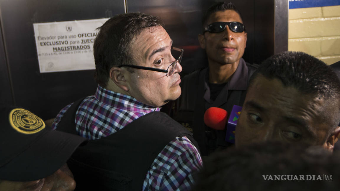 Buscan autoridades videos y audios de Javier Duarte con cómplices
