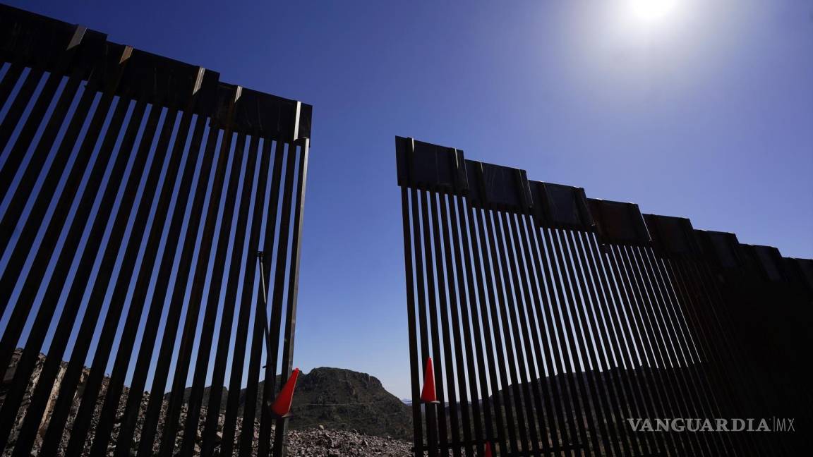 Autoriza EU limpiar y remover “restos” del muro fronterizo con México que inició Trump