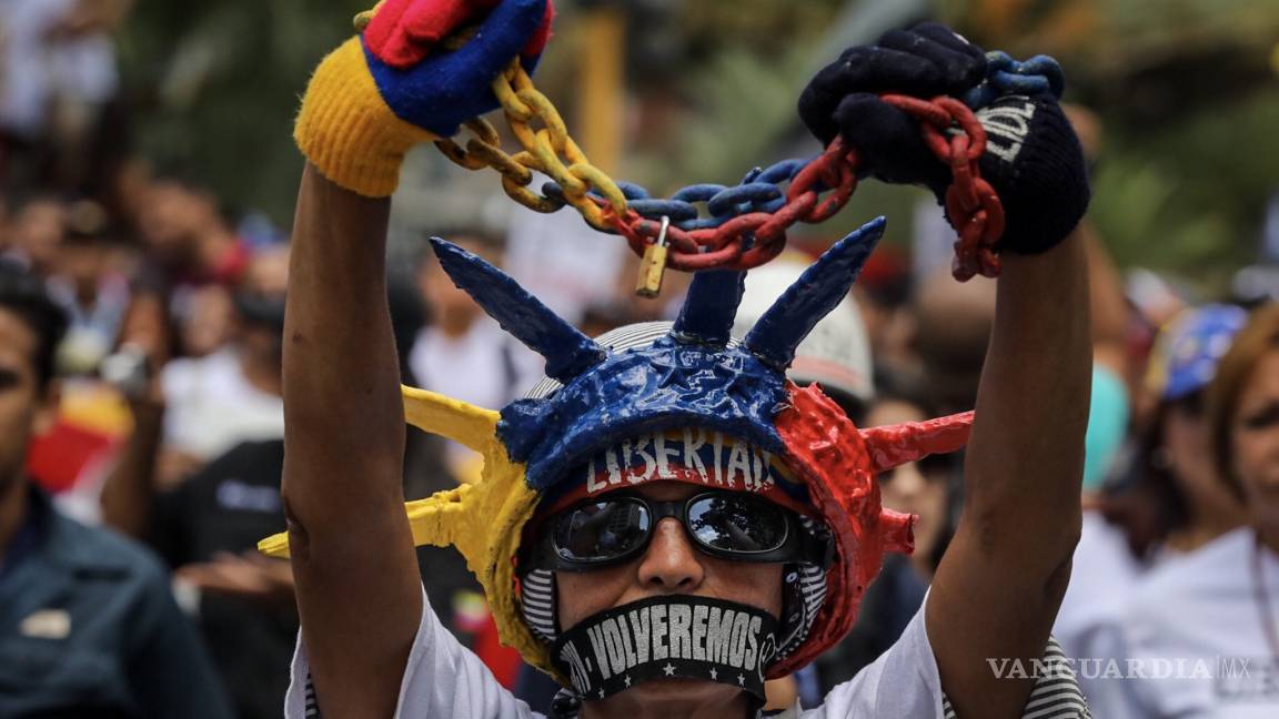 Periodistas de Venezuela marchan en Caracas por la libertad de expresión
