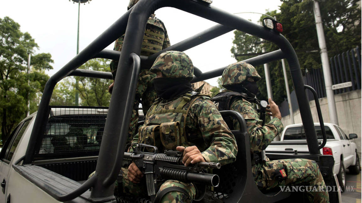 Marina y Ejército realizan cateo en la colonia Sierra Ventana, en Monterrey