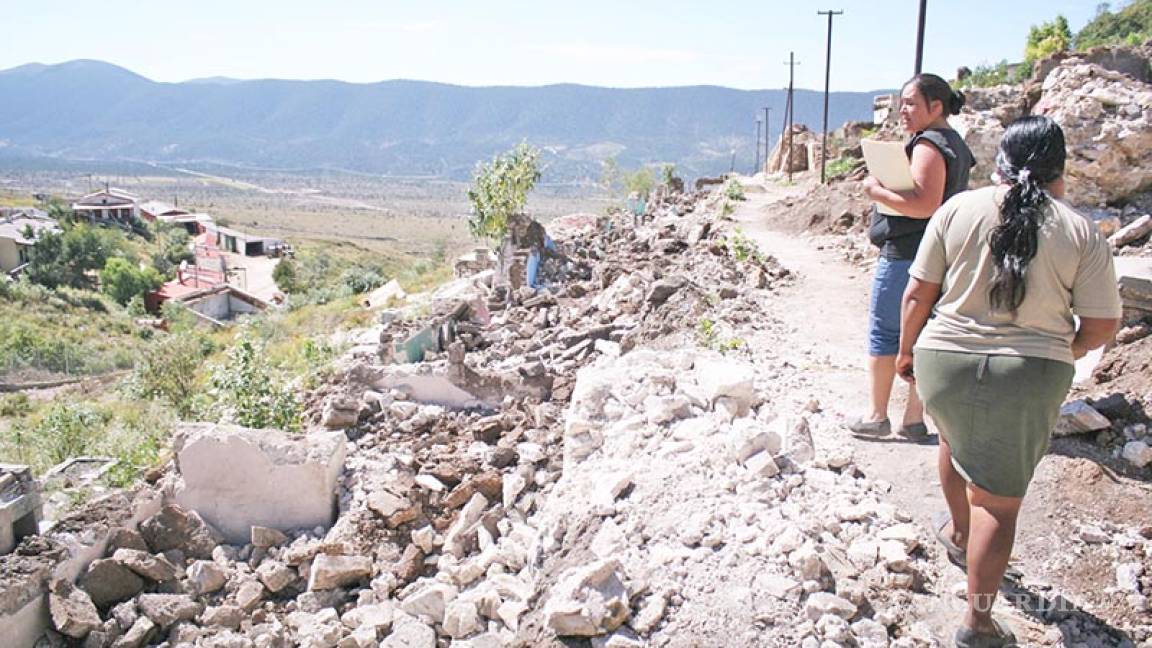 Usando 'artimañas', desalojan a habitantes de Salaverna, pueblo donde opera mina de Slim