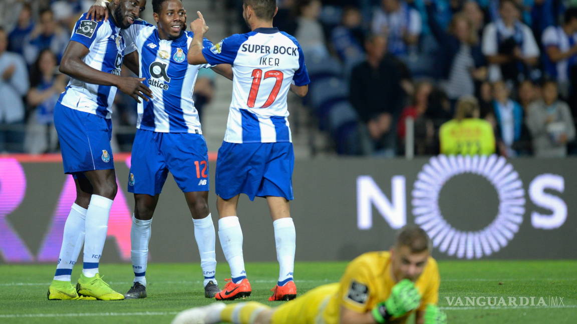 'Tecatito' Corona regresa a la senda del gol y contribuye a la goleada del Porto ante el Desportivo Aves