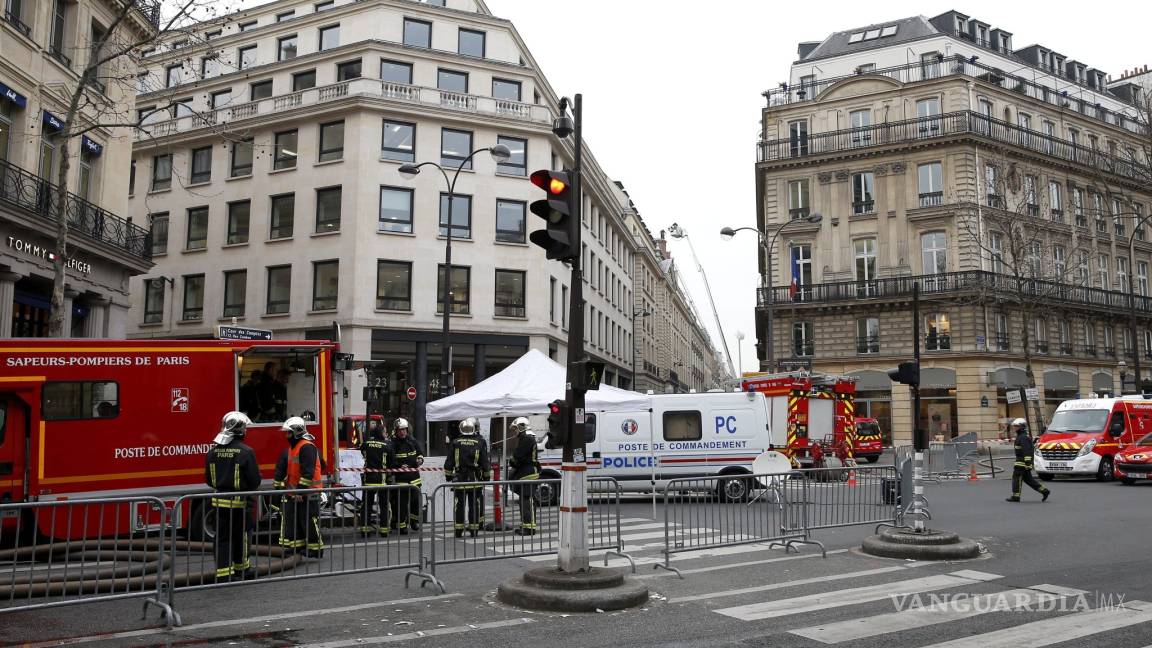 Arde emblemático Hotel Ritz de París; no hay heridos