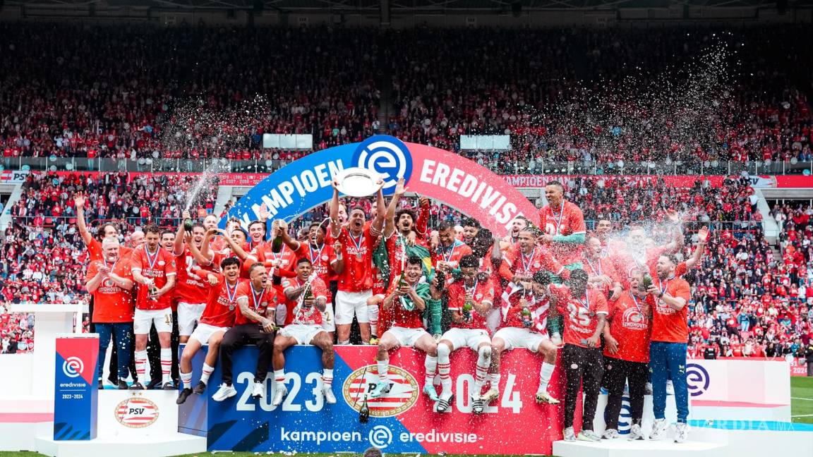 ‘Chucky’ Lozano se consagra campeón con el PSV Eindhoven; ¿será su último título europeo?
