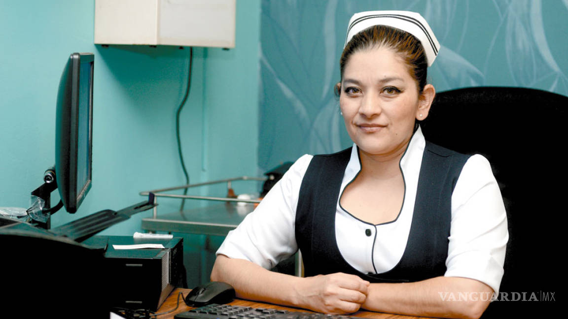 Comparte Marcela Soto sus 20 años de labor en la enfermería, con motivo del Día de la Enfermera