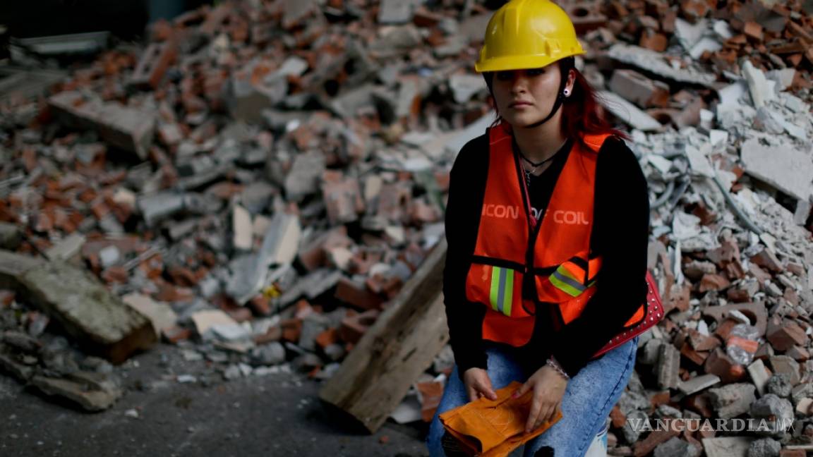 Responden mexicanas con determinación al sismo en la Ciudad de México