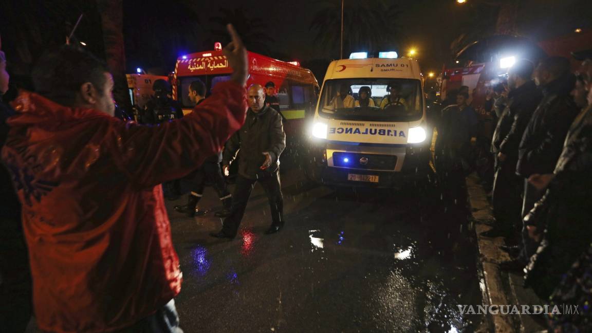 Al menos una decena de muertos al estallar autobús militar en Túnez