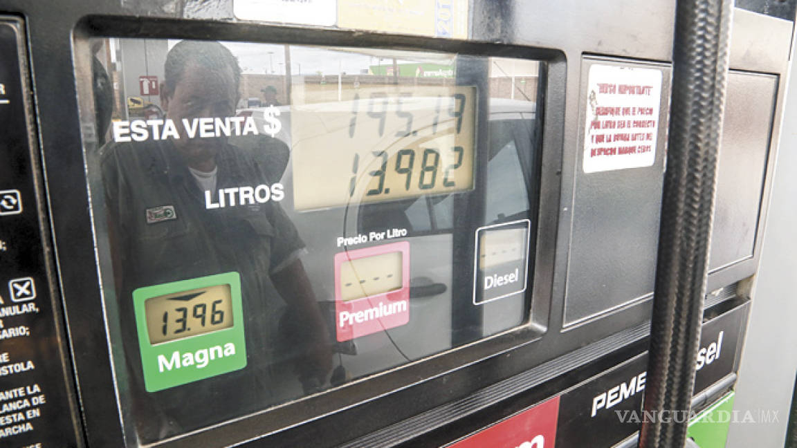 Deja Gobierno toda la carga fiscal a consumidores en alza de combustibles: Coparmex