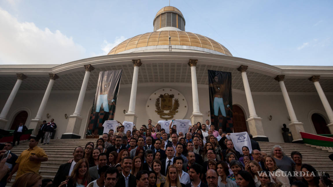 Choque de poderes en Parlamento venezolano