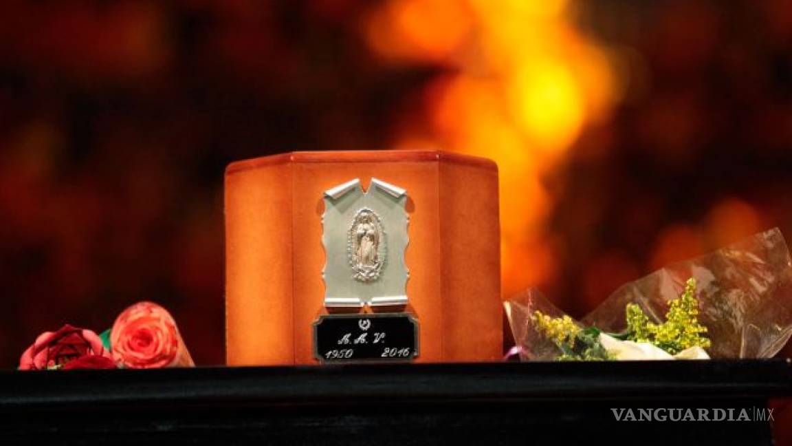 Homenaje a Juan Gabriel en Bellas Artes se hizo con urna sin cenizas, trasciende