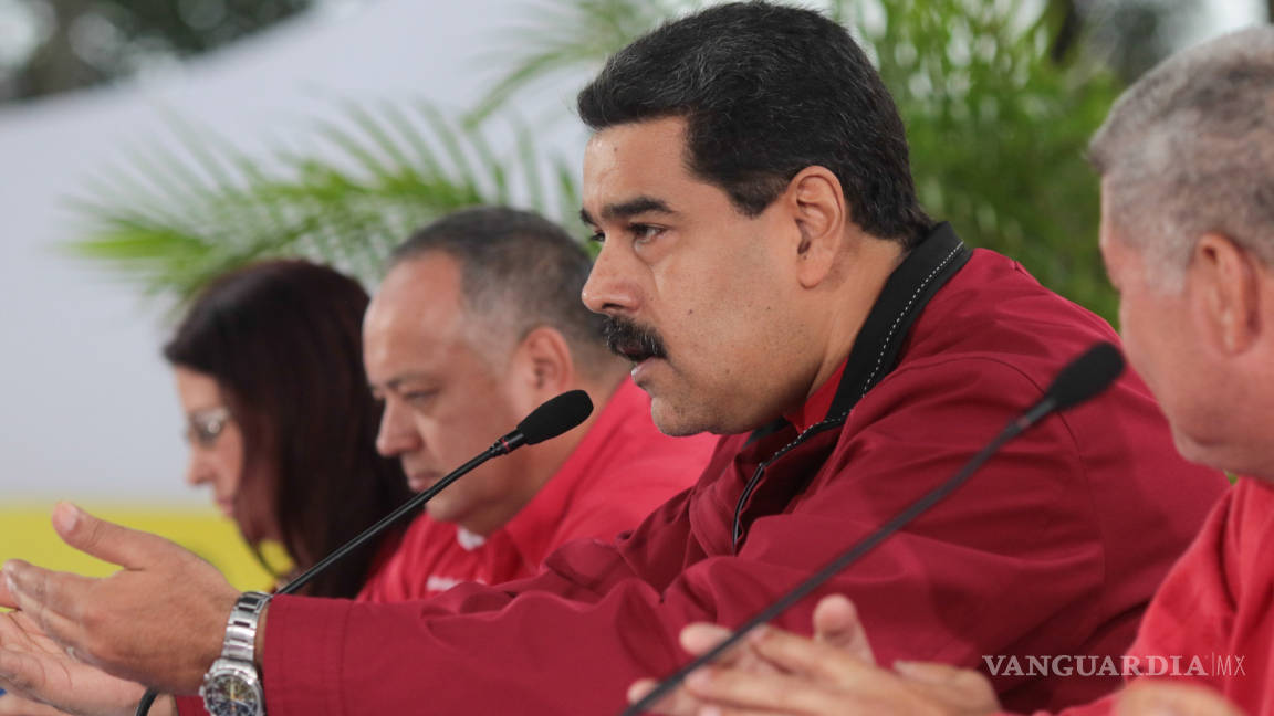 Nicolás Maduro plantea &quot;instancias&quot; de diálogo con religiones y medios por la paz